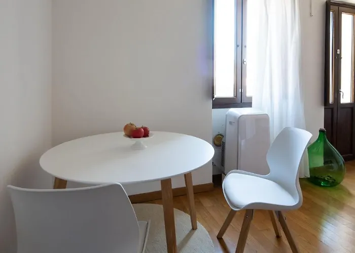 Welcomely - La Casetta Del Centro * Όλμπια